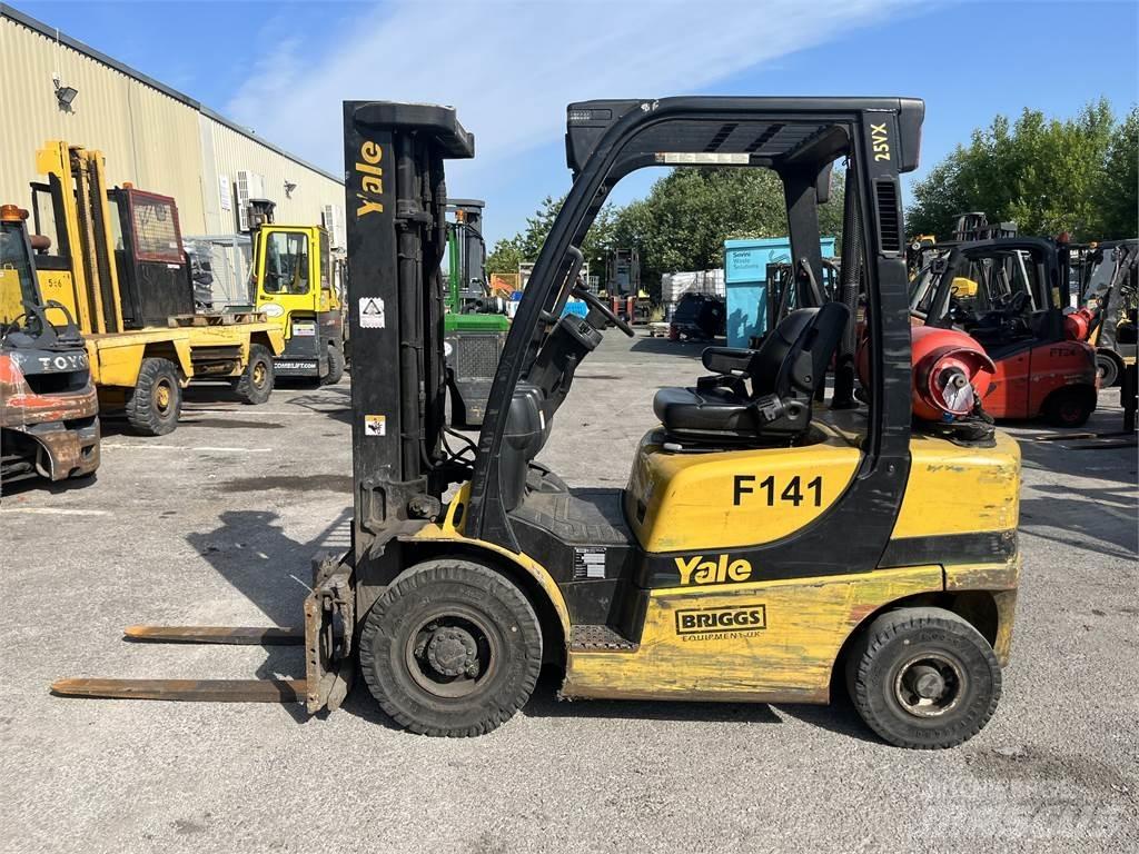 Yale GLP25VX Περονοφόρα ανυψωτικά κλαρκ με φυσικό αέριο LPG