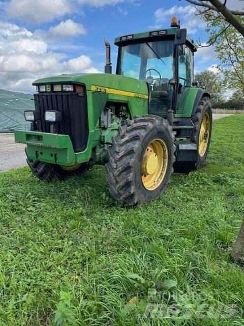 John Deere 8200 Τρακτέρ