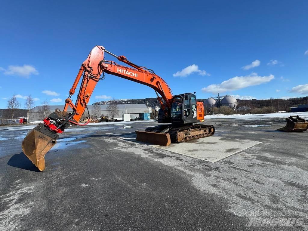 Hitachi ZX 225 US Εκσκαφείς με ερπύστριες