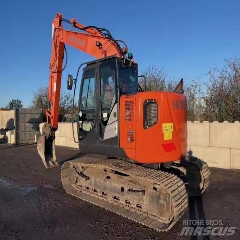 Hitachi ZX 135 Εκσκαφείς με ερπύστριες