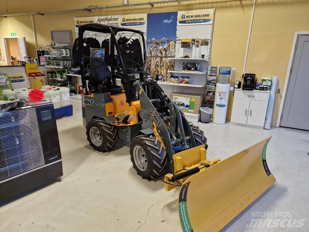 GiANT G1100 Φορτωτές πολλαπλών χρήσεων