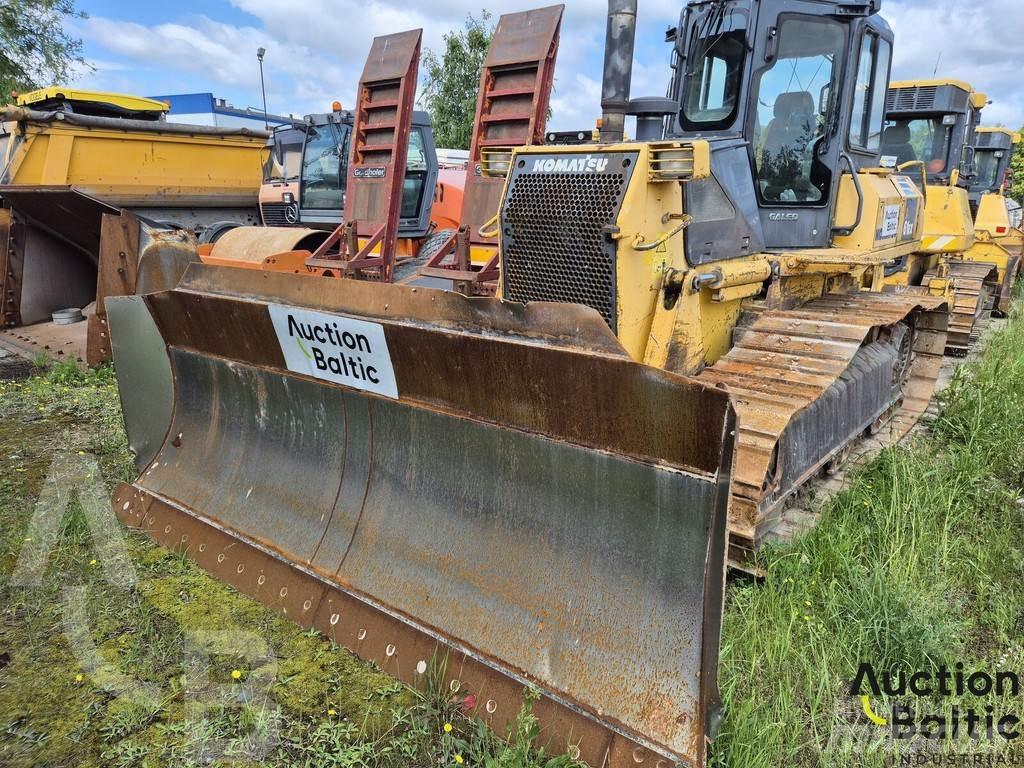Komatsu D61EX-15 Μπουλντόζες με ερπύστριες