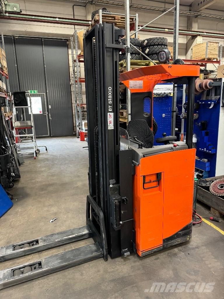 Toyota SRE135L Ηλεκτρικά παλετοφόρα με ιστό