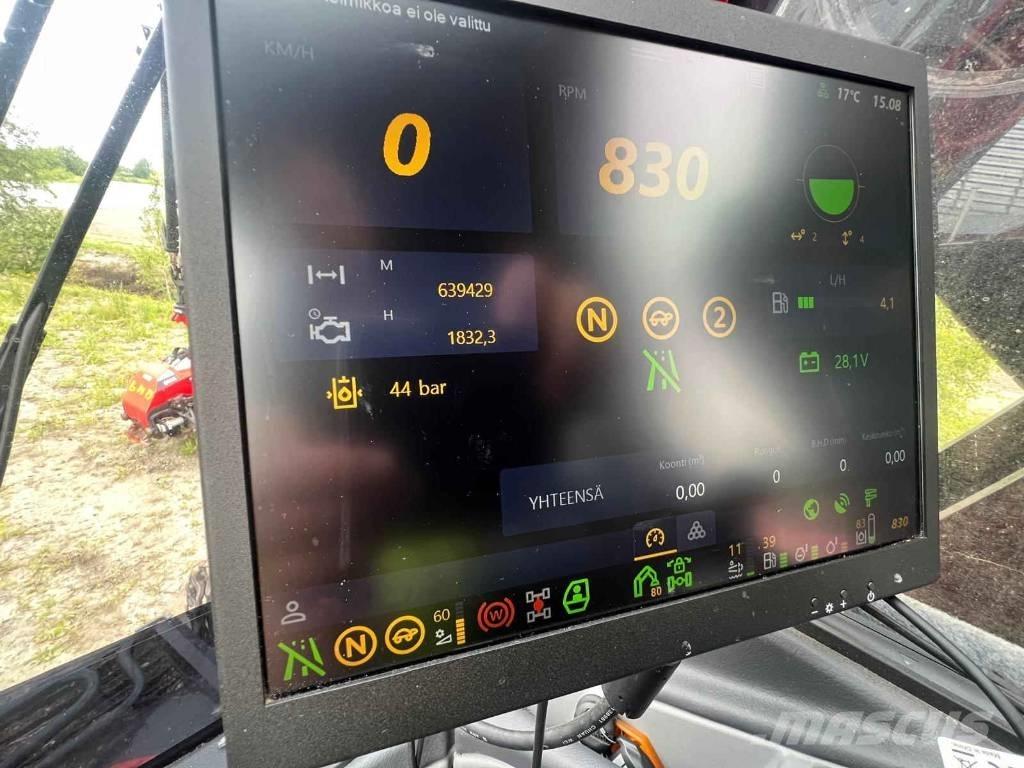 Komatsu 951 XC Θεριζοαλωνιστικές μηχανές