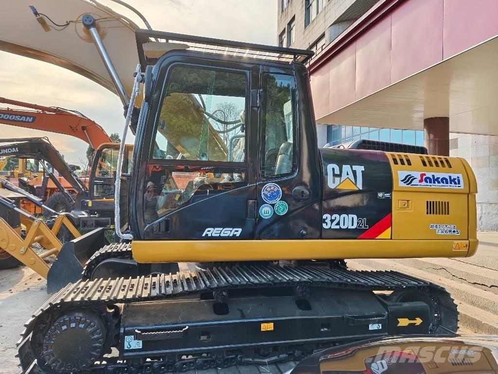 CAT 320 D2 L Εκσκαφείς με ερπύστριες