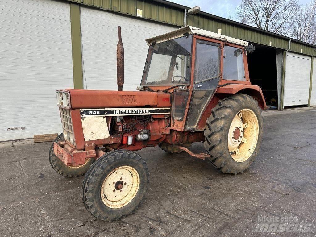 International 845 Τρακτέρ
