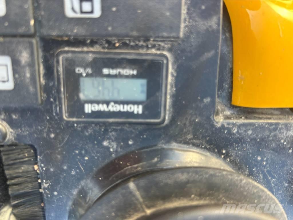 JCB 8010 CTS Εκσκαφάκι (διαβολάκι) < 7t