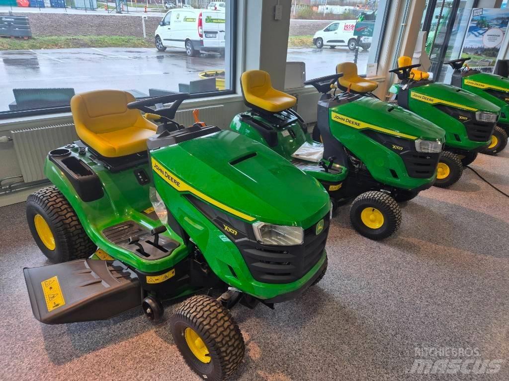 John Deere X 107 Χορτοκοπτικά με καθιστό χειριστή