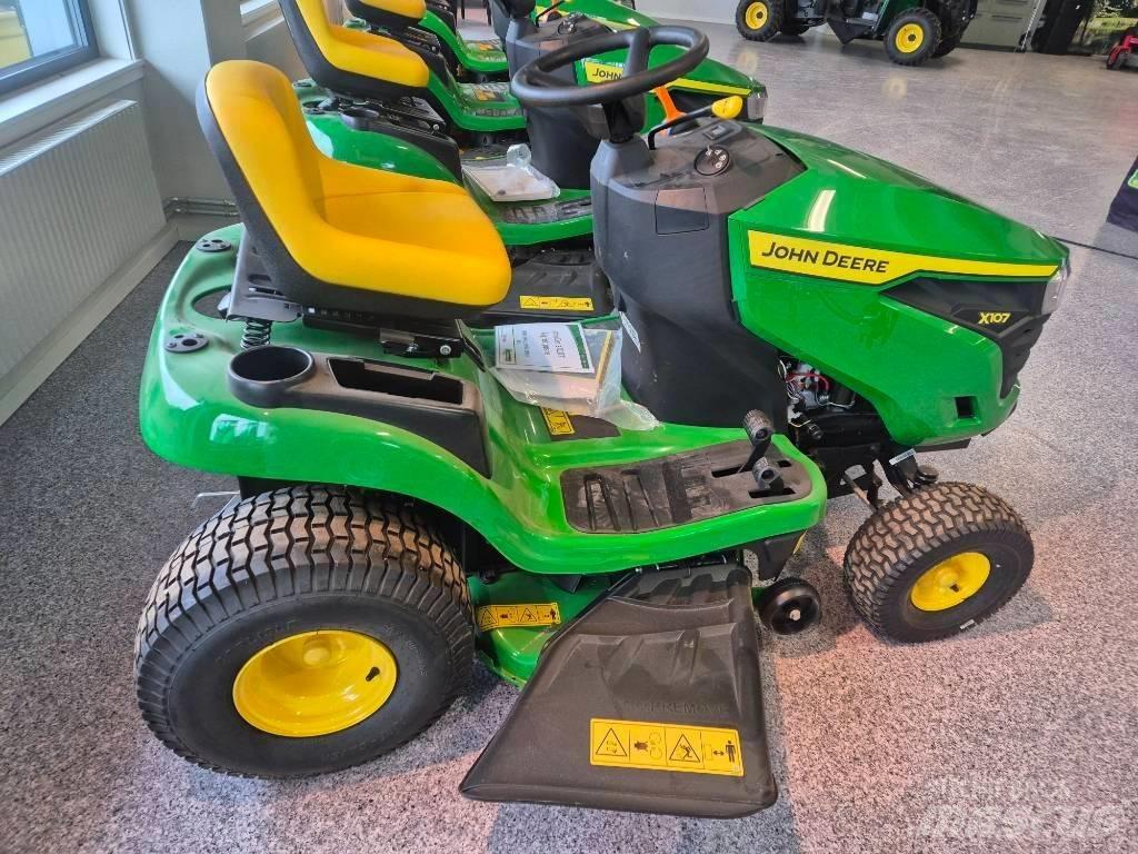 John Deere X 107 Χορτοκοπτικά με καθιστό χειριστή