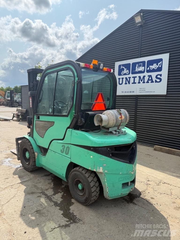 Mitsubishi FG 30 Περονοφόρα ανυψωτικά κλαρκ με φυσικό αέριο LPG