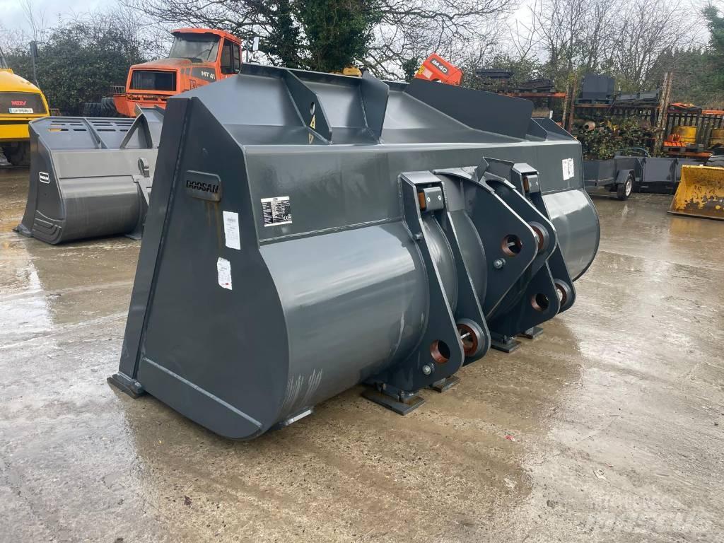 Doosan DL550 Κουβάδες
