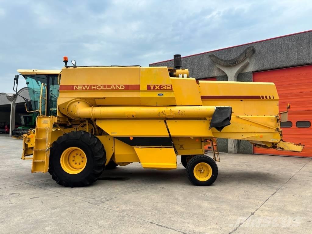 New Holland TX 32 Θεριζοαλωνιστικές μηχανές