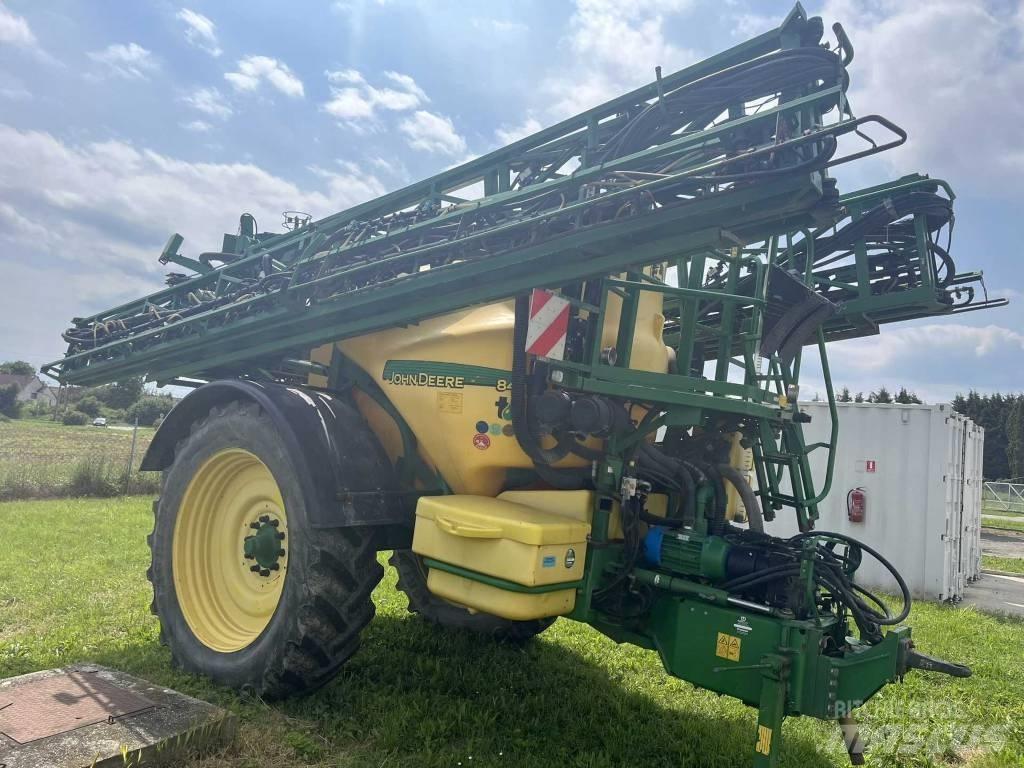 John Deere 840 i Ρυμουλκούμενα ψεκαστικά
