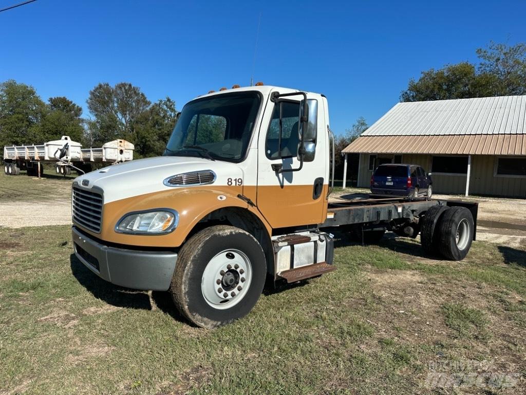 Freightliner M 106 Φορτηγά Σασί