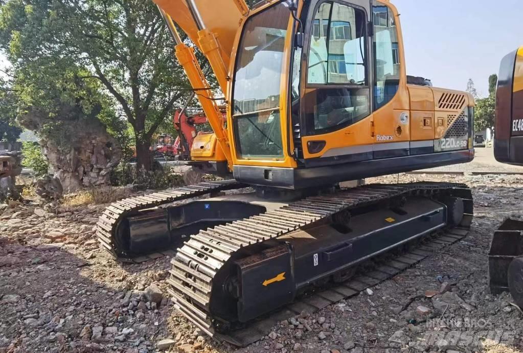 Hyundai R220LC-9S Εκσκαφείς με ερπύστριες