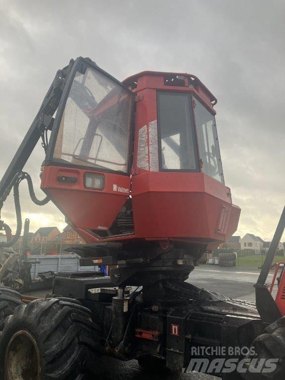 Komatsu 931 Θεριζοαλωνιστικές μηχανές