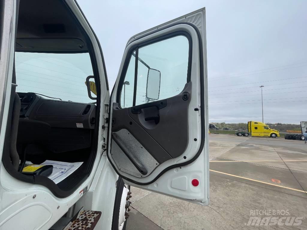 Freightliner M 106 Φορτηγά Kαρότσα με ανοιγόμενα πλαϊνά
