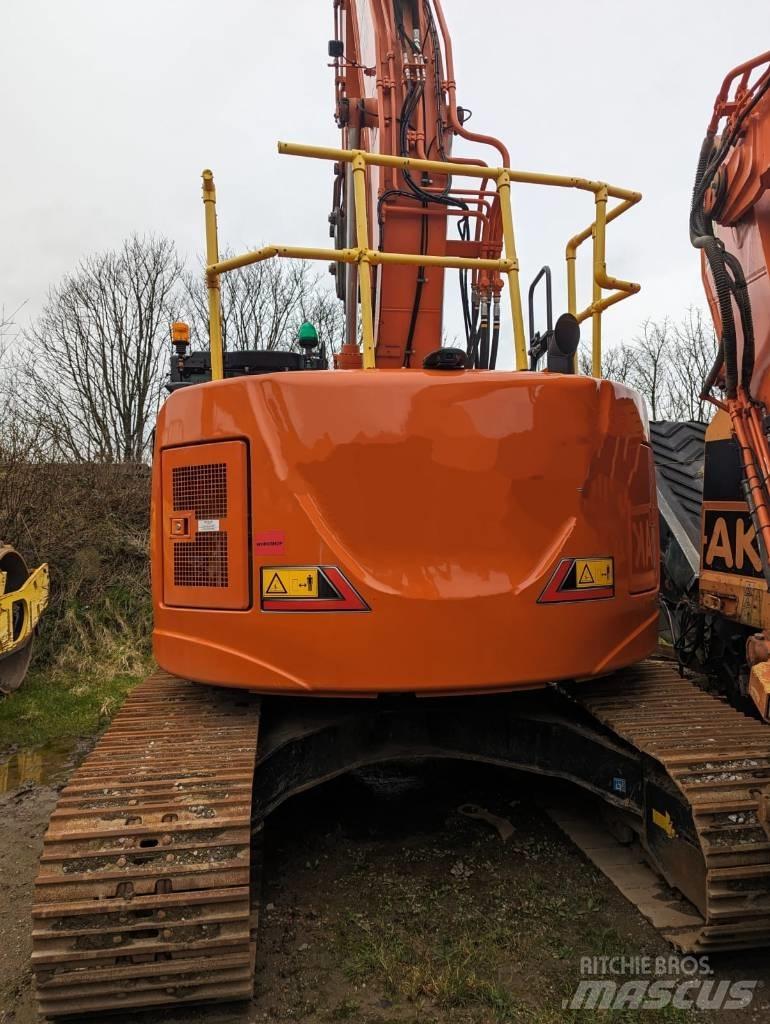 Hitachi ZX225US-7 Εκσκαφείς με ερπύστριες