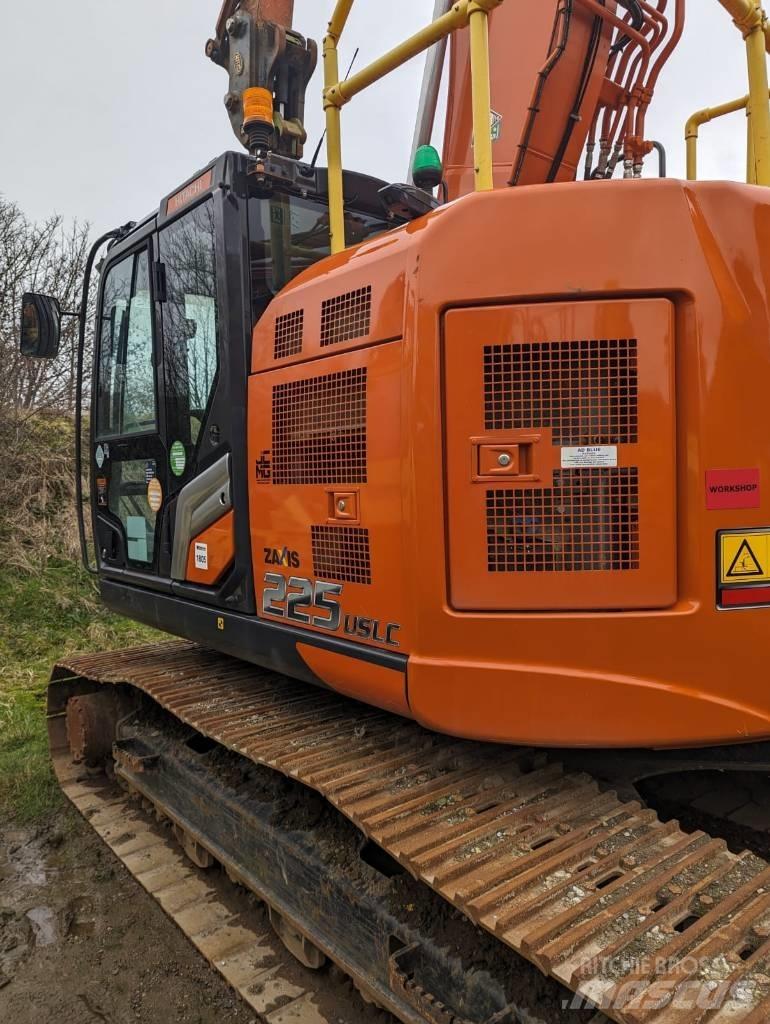 Hitachi ZX225US-7 Εκσκαφείς με ερπύστριες