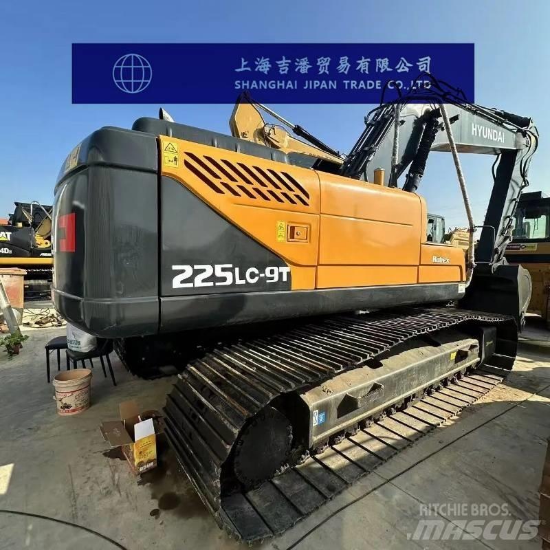 Hyundai R225 Εκσκαφείς με ερπύστριες