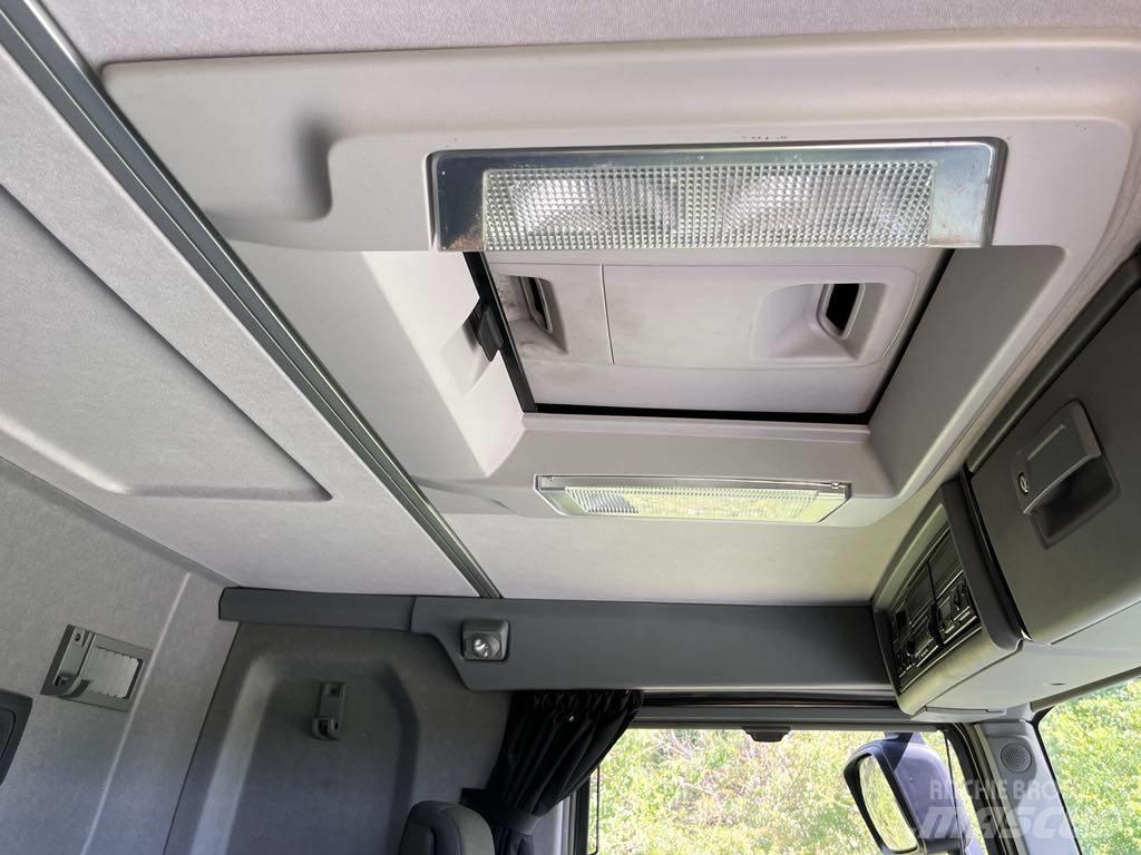 Renault Kerax 6x4 Γερανοί φορτωτές