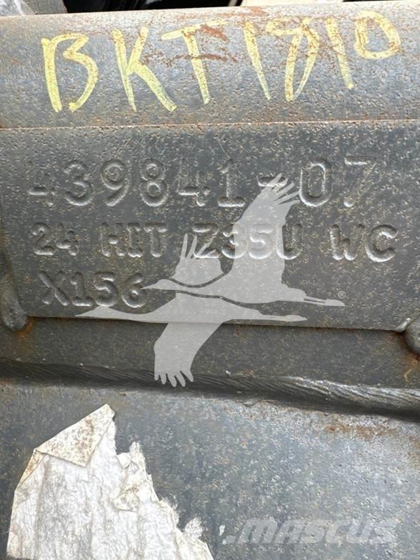 TAG 24 Κουβάδες