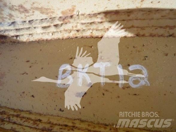 TAG 330D Κουβάδες