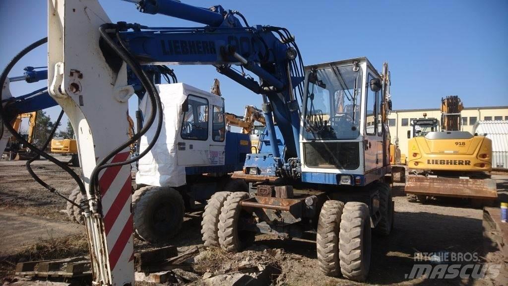 Liebherr A900 Εκσκαφείς με τροχούς - λάστιχα