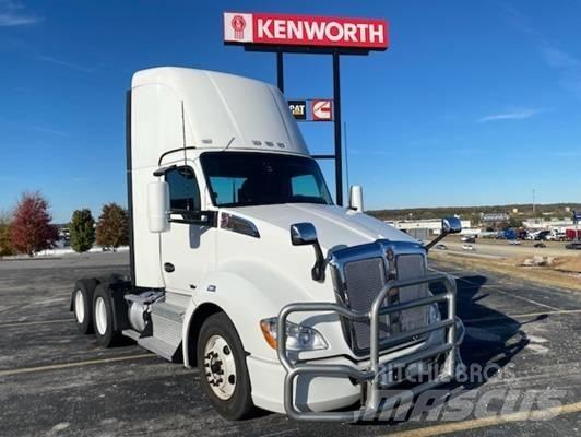 Kenworth T 680 Τράκτορες