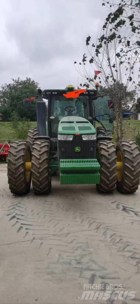 John Deere 8R·3204 Τρακτέρ