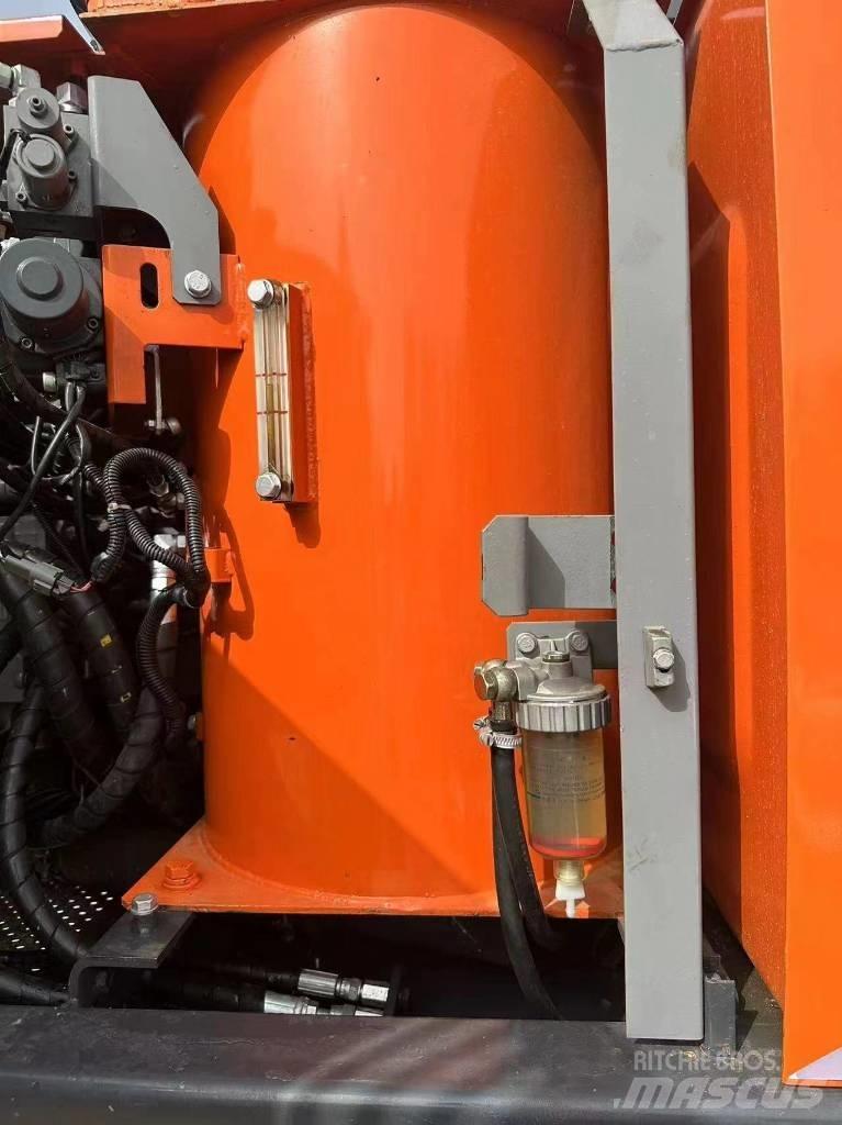 Hitachi 130 Εκσκαφείς με ερπύστριες