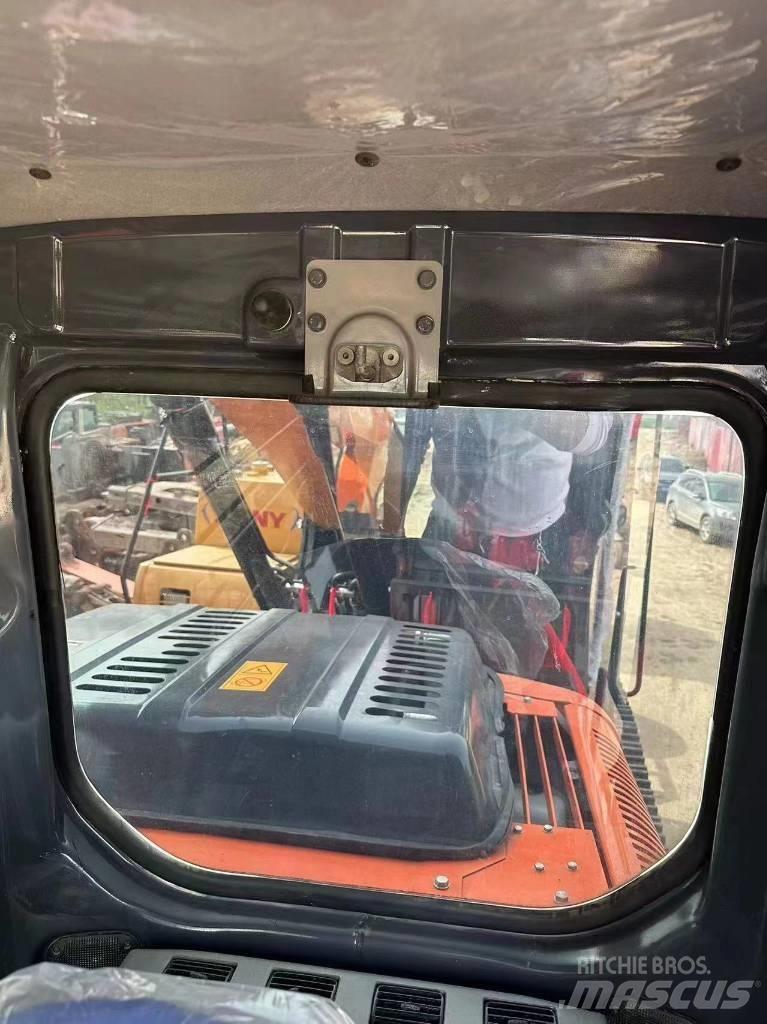 Hitachi 130 Εκσκαφείς με ερπύστριες