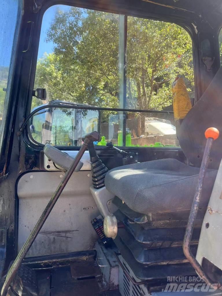 Hyundai R60-5 Εκσκαφείς με ερπύστριες