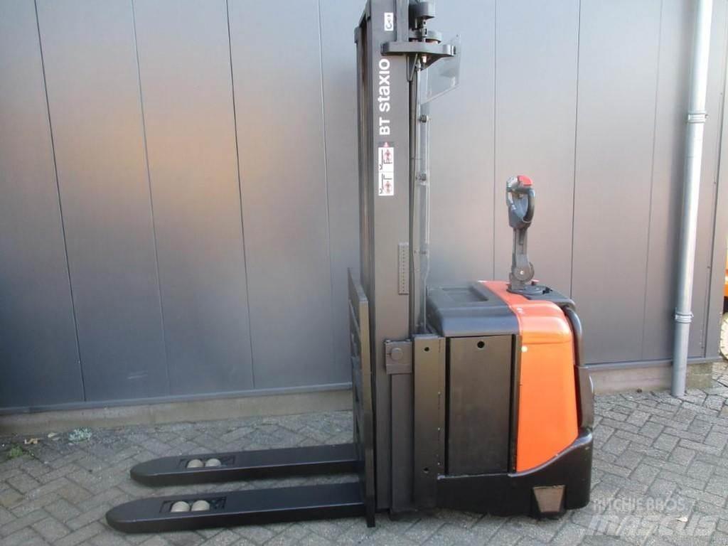 BT SPE 160L Παλετοφόρα πεζού χειριστή με ιστό