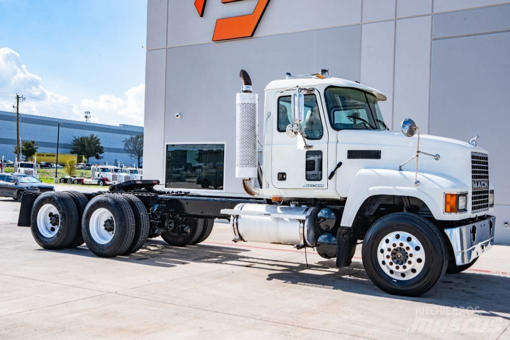 Mack CHN 613 Τράκτορες