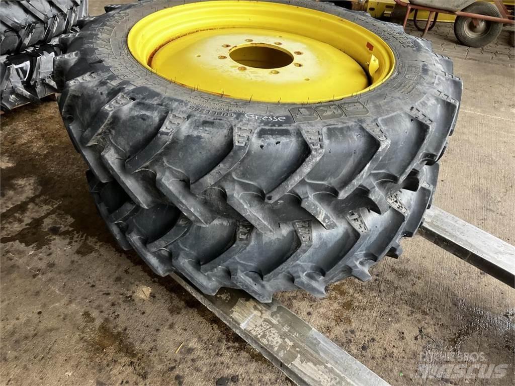 BKT 270/95R32 Ελαστικά και ζάντες