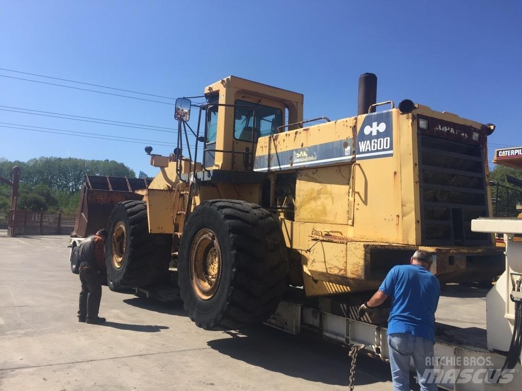 Komatsu WA600-1 Φορτωτές με λάστιχα (Τροχοφόροι)