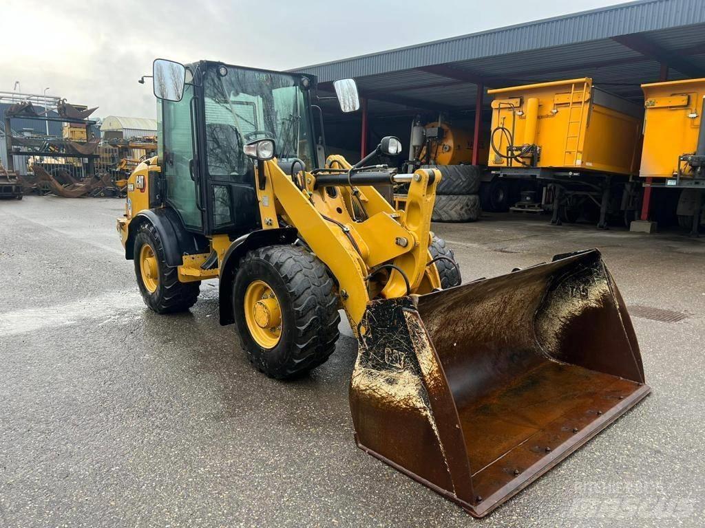CAT 906M Φορτωτές με λάστιχα (Τροχοφόροι)