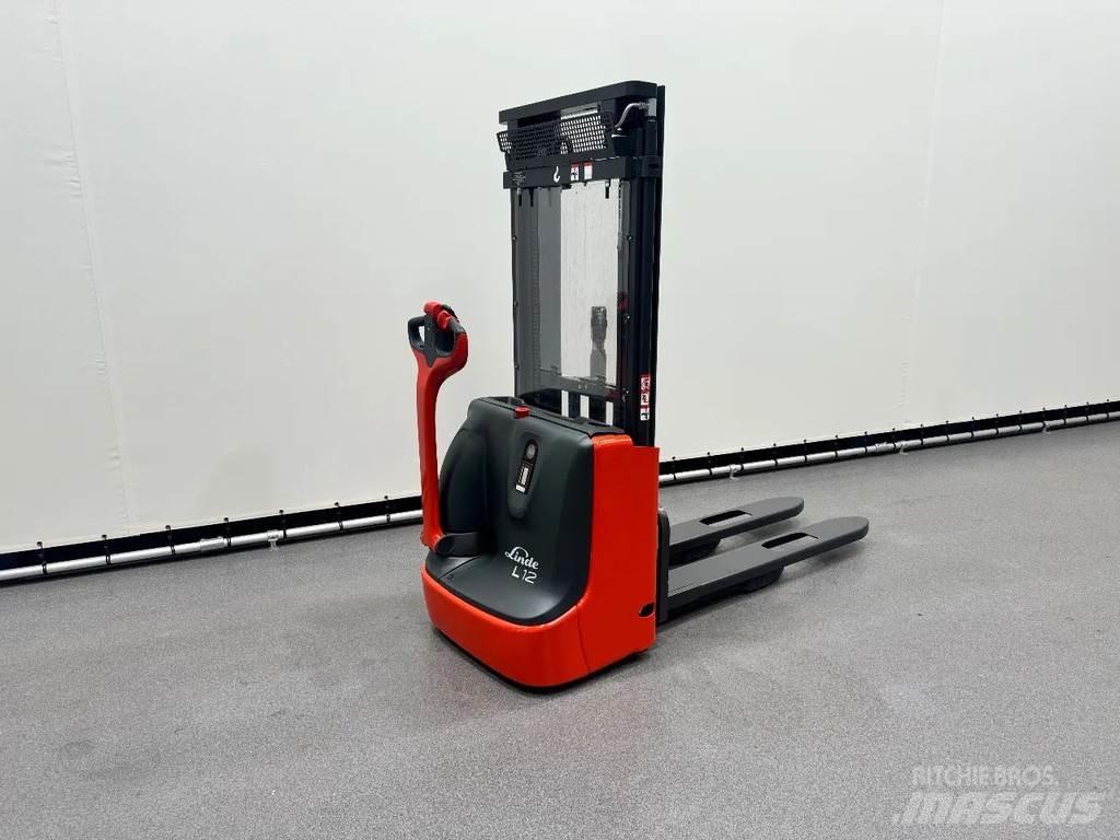 Linde L 12 Παλετοφόρα πεζού χειριστή με ιστό
