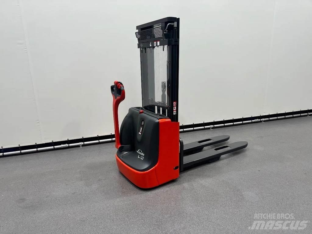 Linde L 12 Παλετοφόρα πεζού χειριστή με ιστό