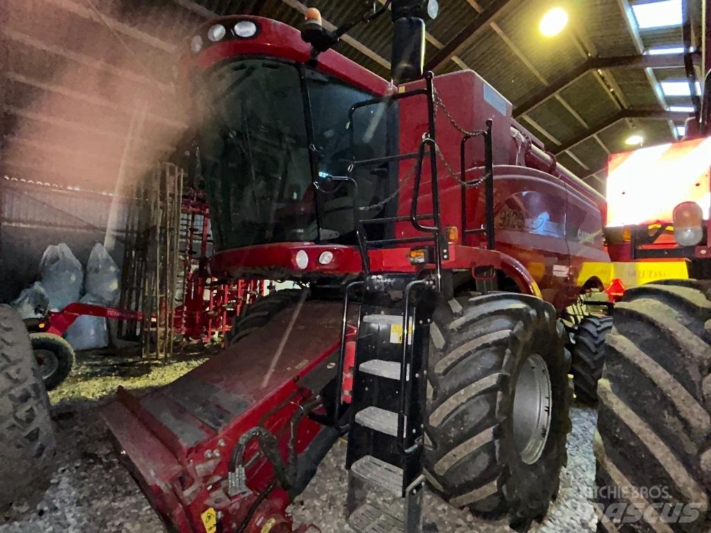 Case IH 9120 Θεριζοαλωνιστικές μηχανές