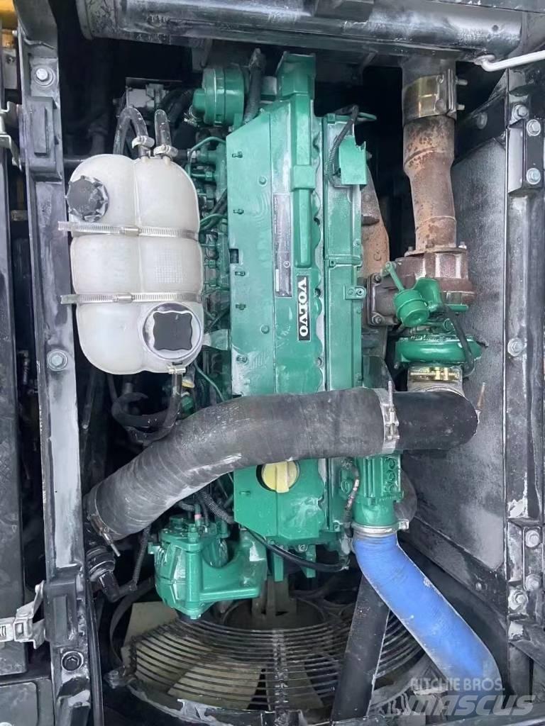 Volvo 290D Εκσκαφείς με ερπύστριες