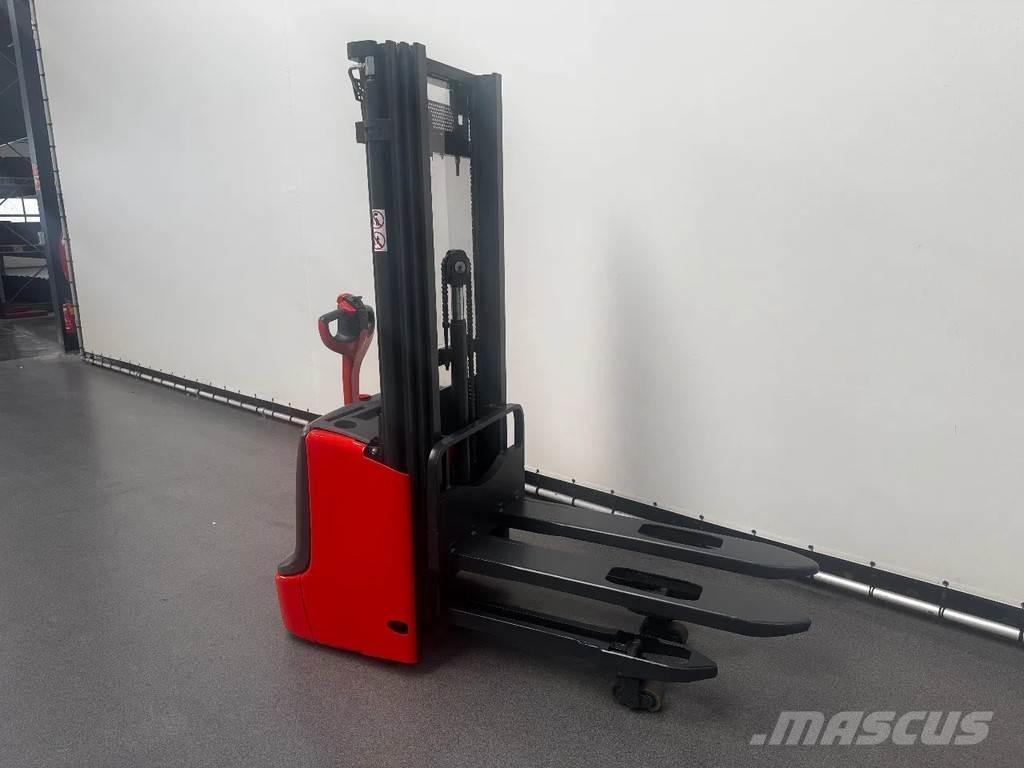 Linde L 12 I Παλετοφόρα πεζού χειριστή με ιστό