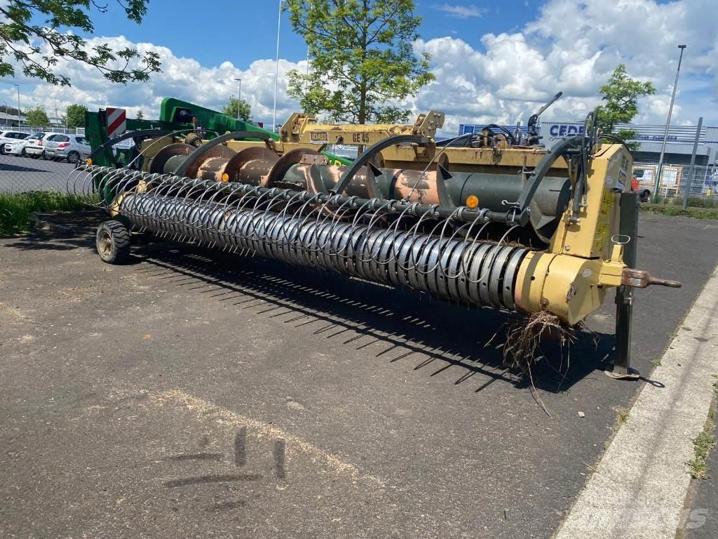 John Deere 8200 Ενσιρωκοπτικές μηχανές