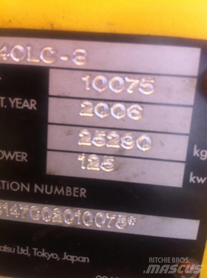Komatsu PC240-8 Εκσκαφείς με ερπύστριες