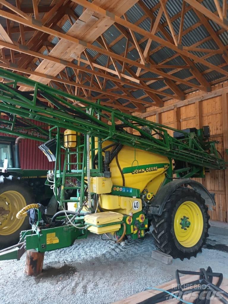 John Deere 840 Ρυμουλκούμενα ψεκαστικά