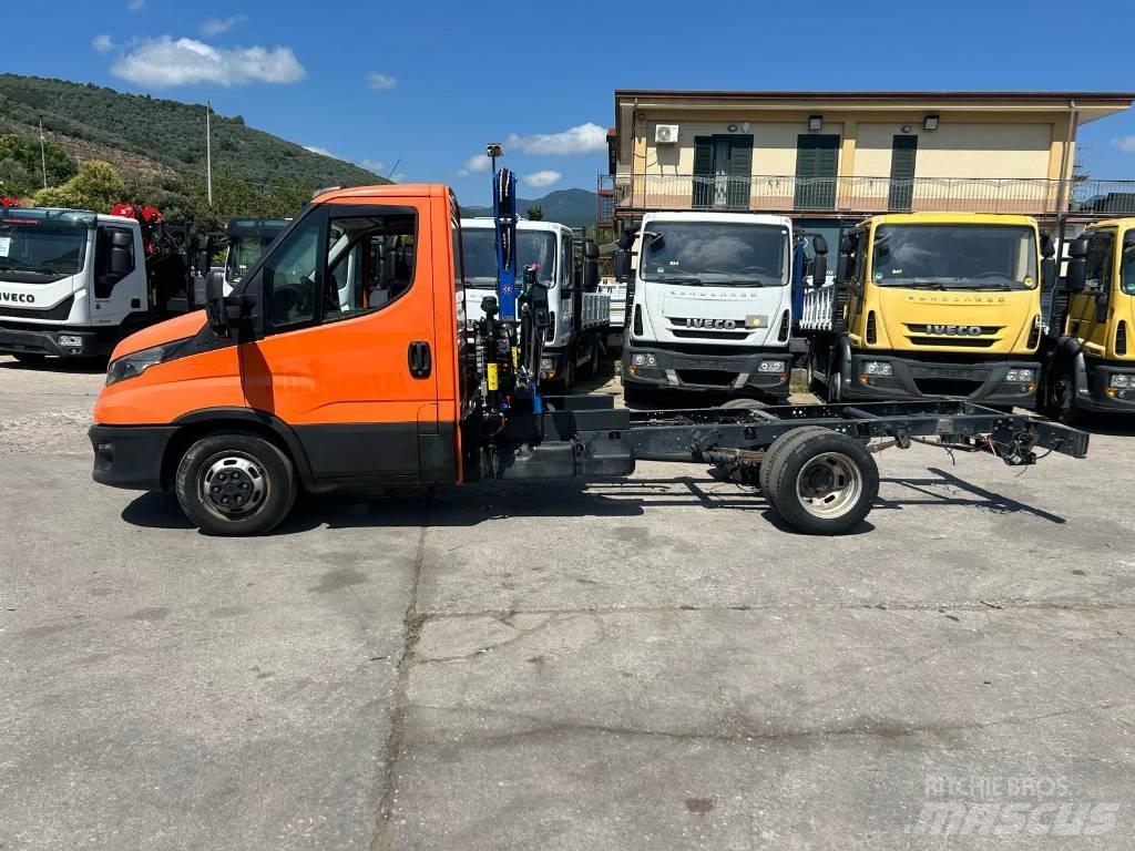 Iveco Daily 35-140 Φορτηγά με Γερανό