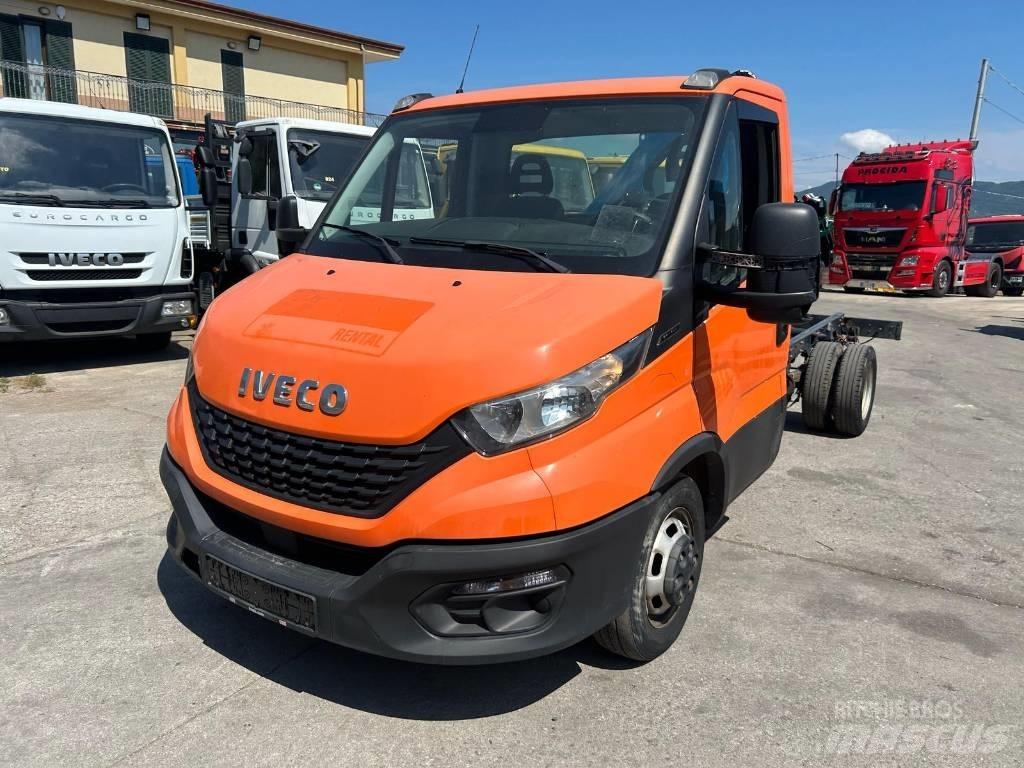 Iveco Daily 35-140 Φορτηγά με Γερανό