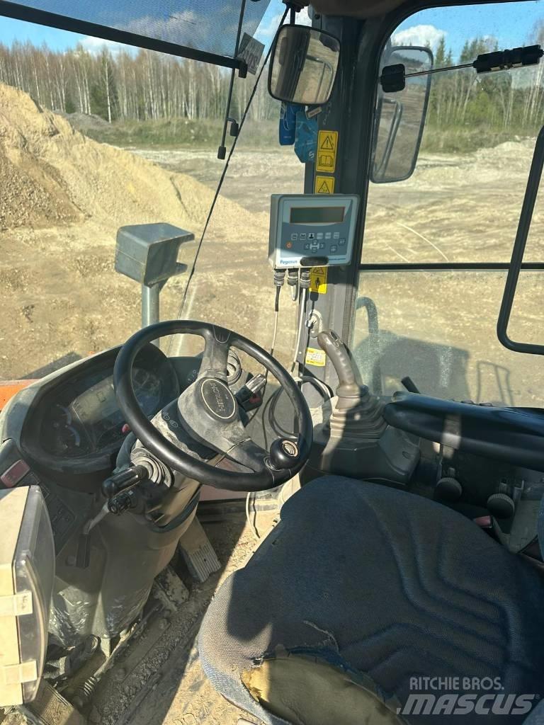 Hitachi ZW 250 Φορτωτές με λάστιχα (Τροχοφόροι)