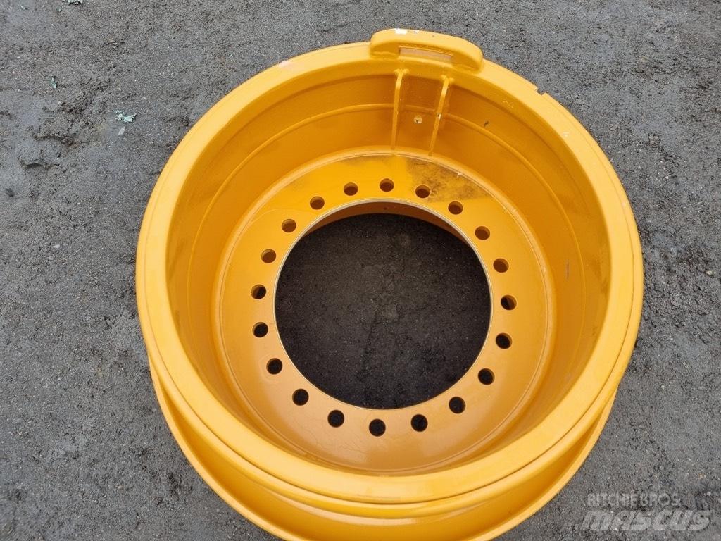 CASE 921 E rims Ελαστικά και ζάντες